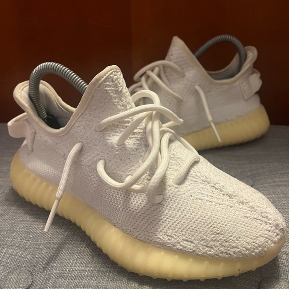 Adidas sneakers size 4.5 - Picture 1 of 10